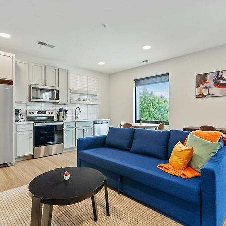Cozysuites On Mass With Garage Parking #4 Индианаполис Екстериор снимка