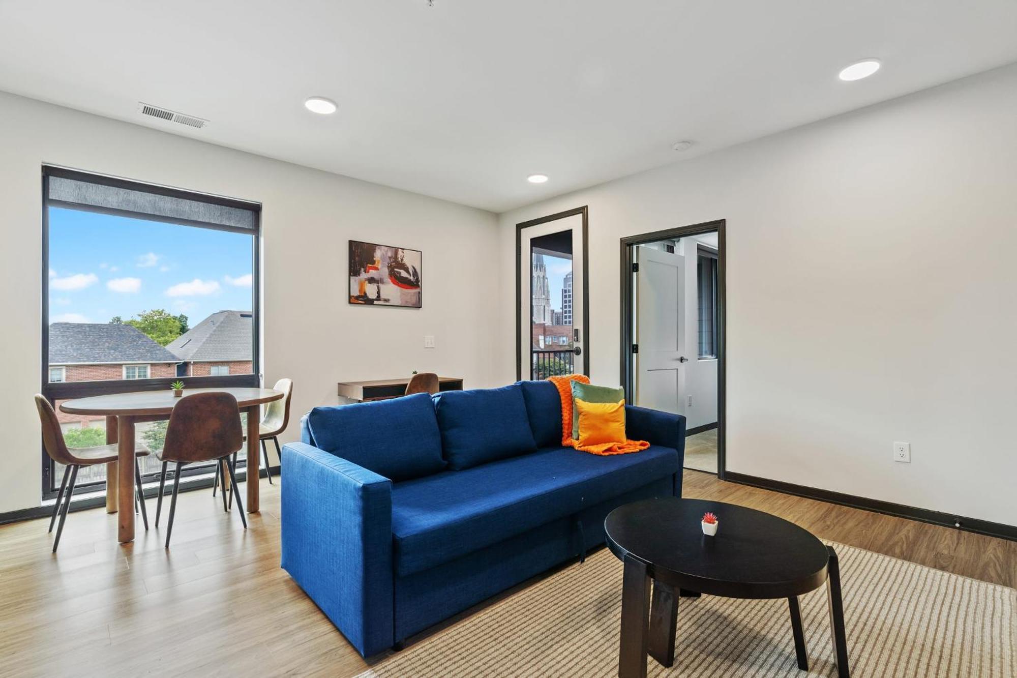 Cozysuites On Mass With Garage Parking #4 Индианаполис Екстериор снимка